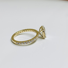 oval cut Pave Setting Ring1